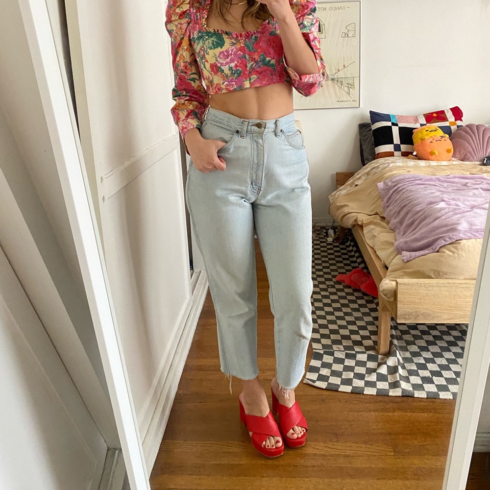 Vintage Chic high waisted light wash denim mom jeans